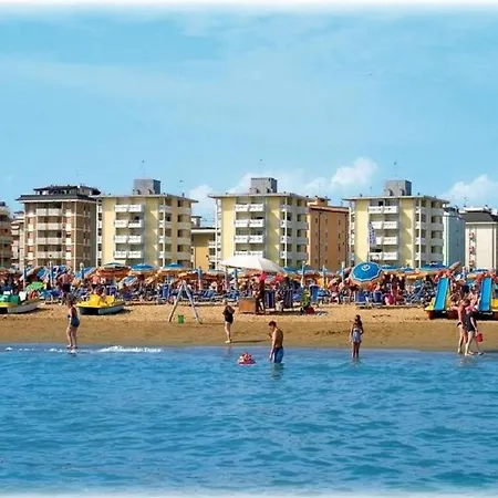 Lägenhet Beachfront With Terrace *