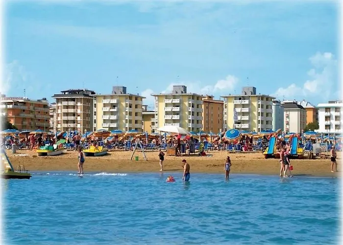 아파트 Beachfront With Terrace *